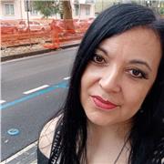 Laureanda economica aziendale impartisce lezioni di italiano, diritto, economica